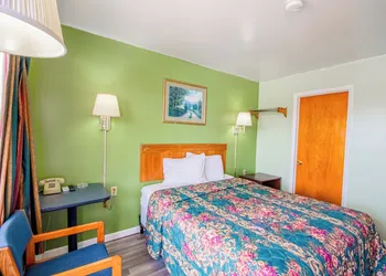 Travelier Motel hotel thumbnail 4