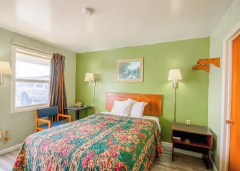 Travelier Motel hotel thumbnail 6