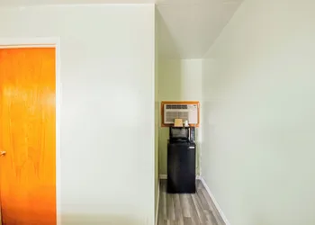 Travelier Motel hotel thumbnail 8