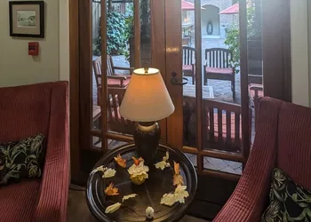 Willow Lodge hotel thumbnail 2