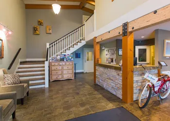 Red Tree Lodge hotel thumbnail 2