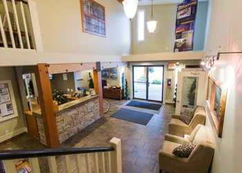 Red Tree Lodge hotel thumbnail 3