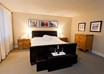 Red Tree Lodge hotel thumbnail 5