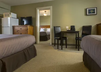 Red Tree Lodge hotel thumbnail 7