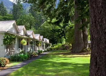 Lake Crescent Lodge hotel thumbnail 3