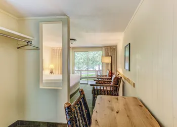 Lake Crescent Lodge hotel thumbnail 8