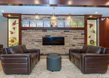 Quality Inn & Suites hotel thumbnail 3