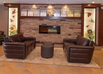 Quality Inn & Suites hotel thumbnail 4