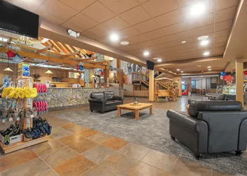Three Bears Waterpark Resort Near Tomah, Ascend Collection Hotel hotel thumbnail 6