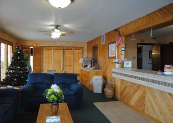 La Vista Inn hotel thumbnail 2