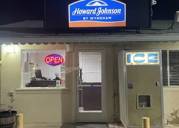 Howard Johnson by Wyndham Ridgecrest, CA hotel thumbnail 2