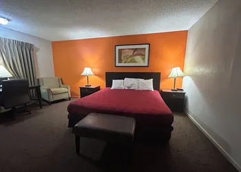 Knights Inn & Suites Emporia hotel thumbnail 6
