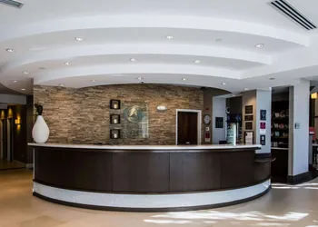 Comfort Suites Miami Airport North hotel thumbnail 2