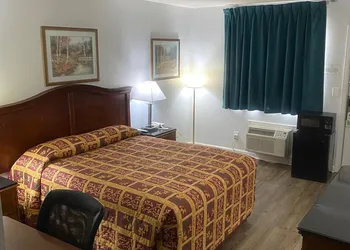 Savannah Lodge hotel thumbnail 2