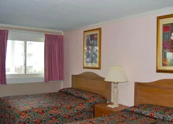 Sea Breeze Inn hotel thumbnail 2