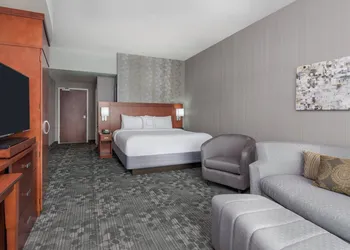 Courtyard Buffalo Airport hotel thumbnail 6