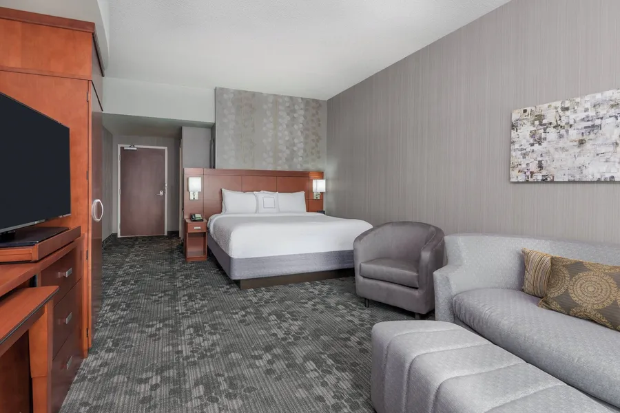 Courtyard Buffalo Airport hotel detail image 6