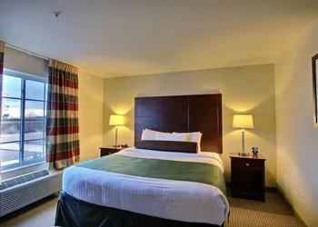 AmericInn by Wyndham Oshkosh hotel thumbnail 3