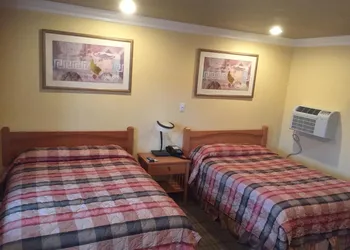Bayshore Inn Motel hotel thumbnail 5