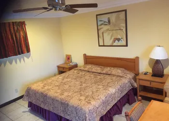 Bayshore Inn Motel hotel thumbnail 8