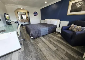 Flamingo Inn hotel thumbnail 7