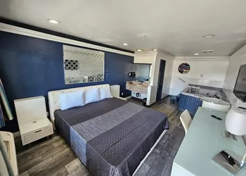 Flamingo Inn hotel thumbnail 6
