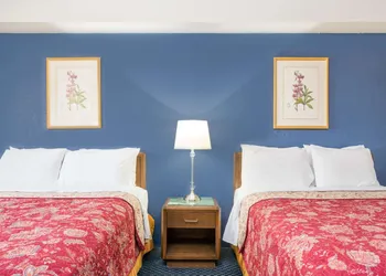 Knights Inn Litchfield hotel thumbnail 5