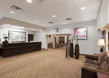 Super 8 by Wyndham Innisfail hotel thumbnail 2