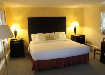 Four Winds Country Motel hotel thumbnail 5