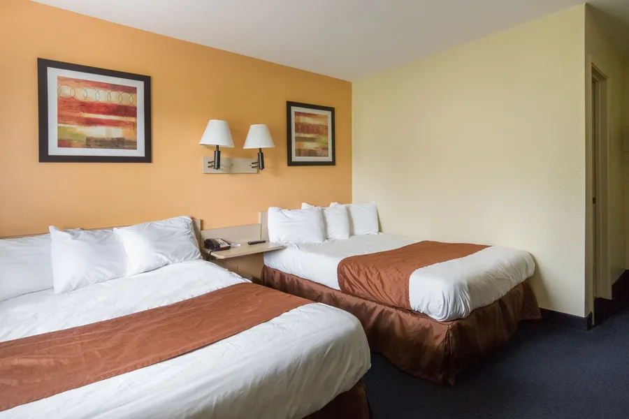 Days Inn by Wyndham New Philadelphia hotel detail image 6