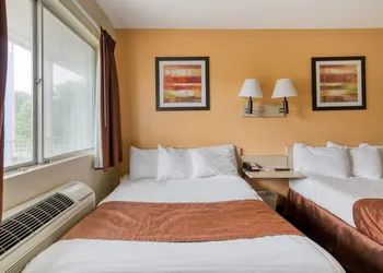 Days Inn by Wyndham New Philadelphia hotel thumbnail 8