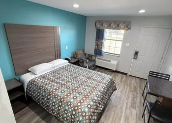 Relax Inn hotel thumbnail 2
