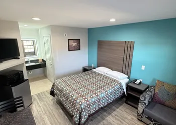 Relax Inn hotel thumbnail 3