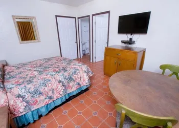 Mission Bell Motel hotel thumbnail 3
