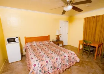 Mission Bell Motel hotel thumbnail 7