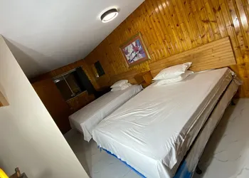Hillcrest Motel hotel thumbnail 5