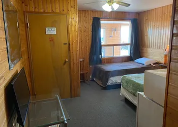Hillcrest Motel hotel thumbnail 6