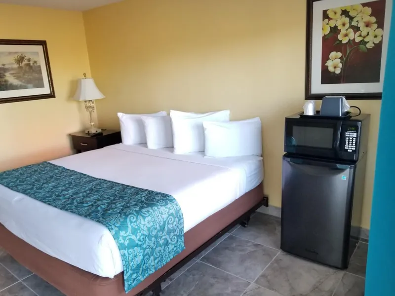 Shining Light Inn & Suites hotel detail image 6