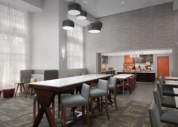 Hampton Inn & Suites Durham/North I-85 hotel thumbnail 3