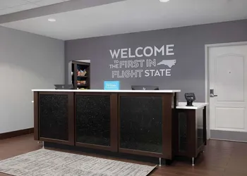 Hampton Inn & Suites Durham/North I-85 hotel thumbnail 4