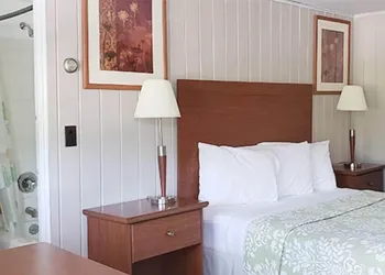 Gorham Motor Inn hotel thumbnail 2
