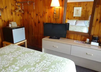 Gorham Motor Inn hotel thumbnail 5