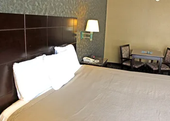Crystal Inn Suites & Spas hotel thumbnail 4