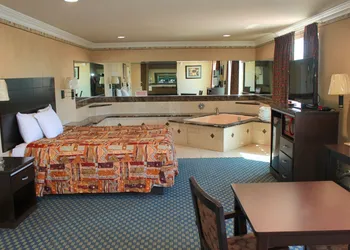 Crystal Inn Suites & Spas hotel thumbnail 5