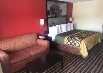 Super 8 by Wyndham Corsicana hotel thumbnail 4