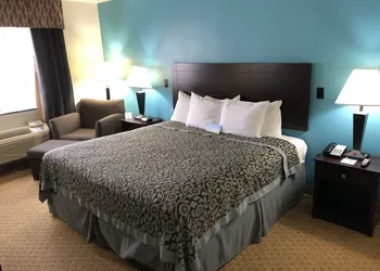 Days Inn & Suites by Wyndham Conroe North hotel thumbnail 4