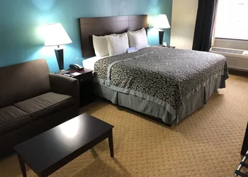 Days Inn & Suites by Wyndham Conroe North hotel thumbnail 6