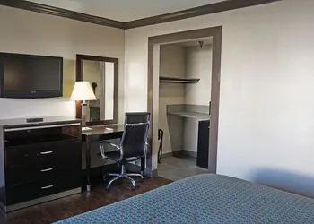 Hawthorne Plaza Inn hotel thumbnail 5