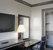 Hawthorne Plaza Inn hotel detail image 7