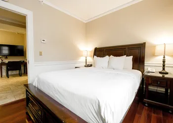 Hotel 340 hotel thumbnail 8